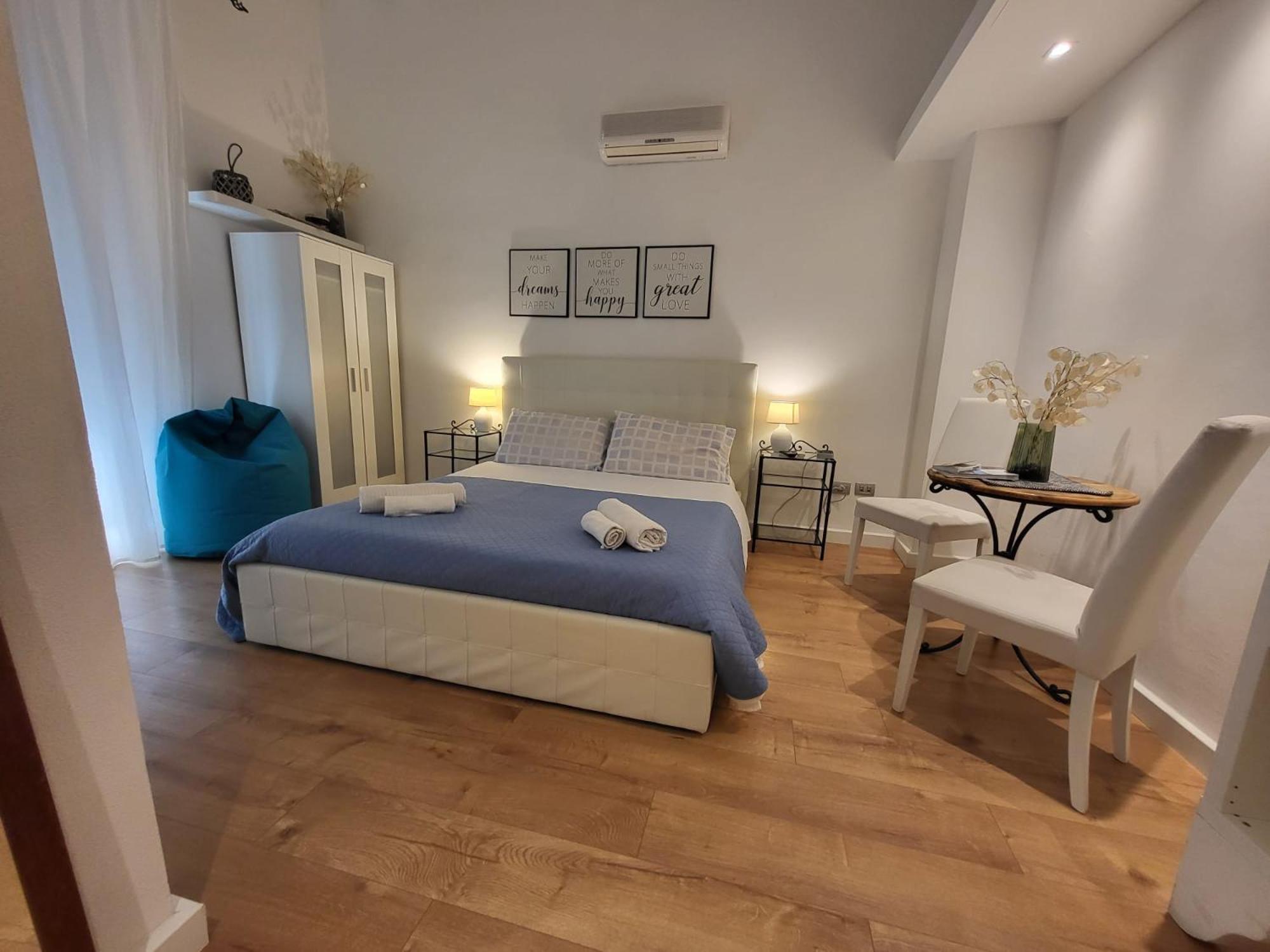 Living Cagliari Bed & Breakfast Ngoại thất bức ảnh